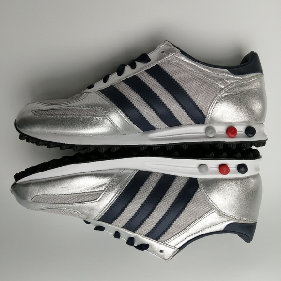 BNWOT Adidas LA Trainer metallic silver - Picture 4 of 10